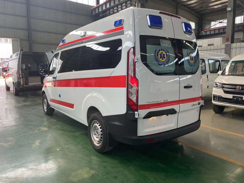 福特汽油V362监护型救护车