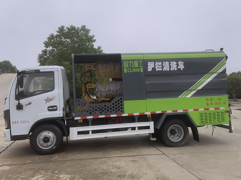 东风小多利卡中置护栏清洗车-重工