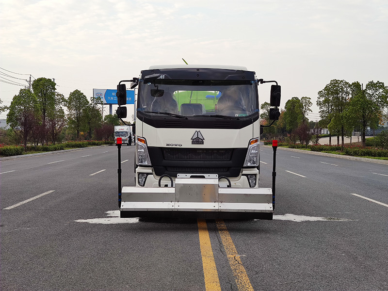重汽豪沃CLW5180GQXZ6清洗车国六