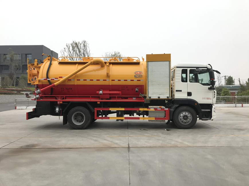 重汽豪沃单桥清洗吸污车