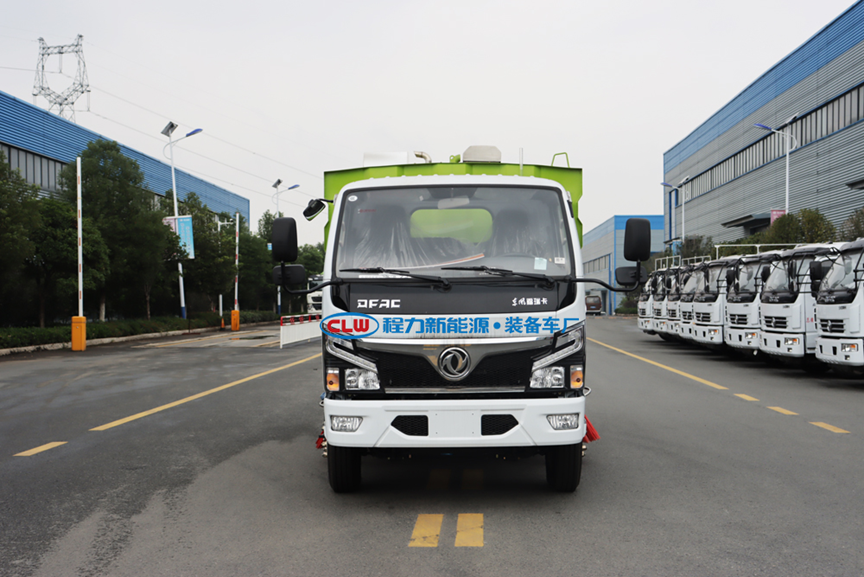 CL5070TSLE6小多利卡扫路车