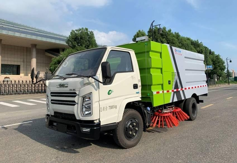 程力威牌CLW5070TSLJ6型扫路车