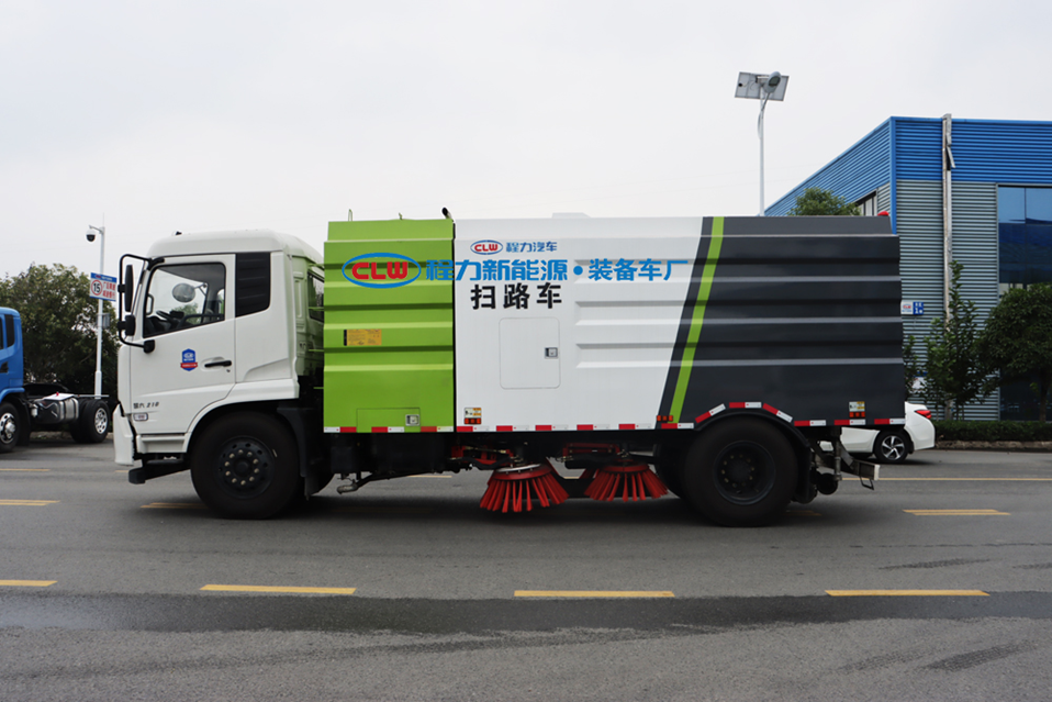 CLW5180TSLD6天锦扫路车