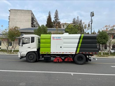 程力威牌CLW5180TSLD6型扫路车