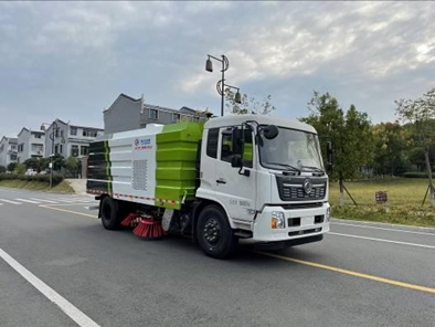 程力威牌CLW5180TSLD6型扫路车