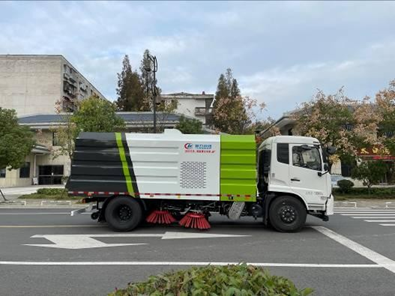 程力威牌CLW5180TSLD6型扫路车