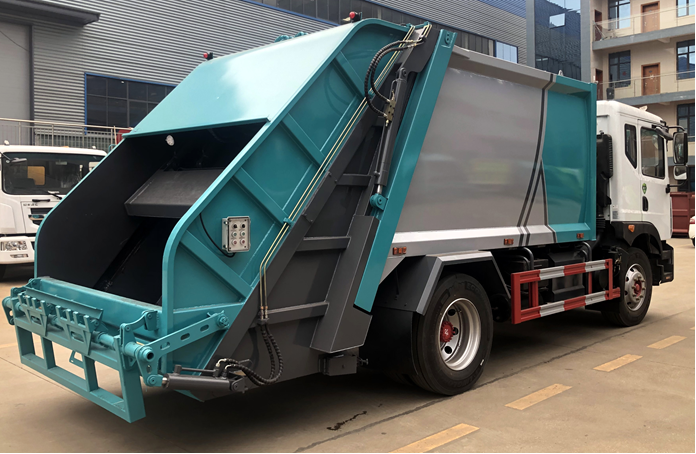 东风D9，十方压缩垃圾车