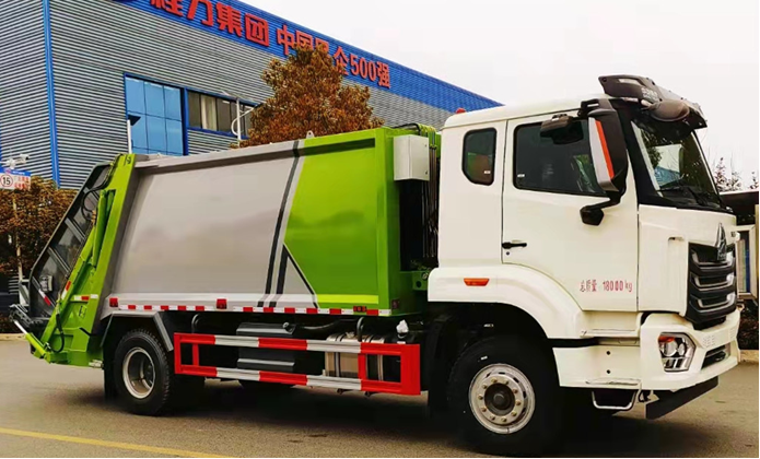 重汽豪沃14方压缩垃圾车