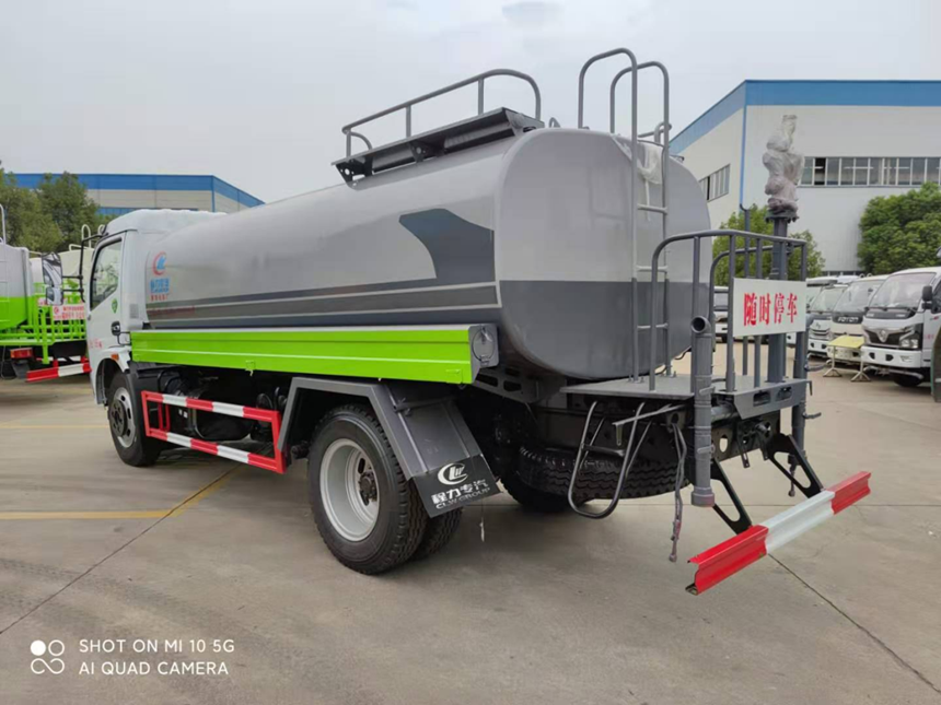 D7.F7系列9.28方洒水车