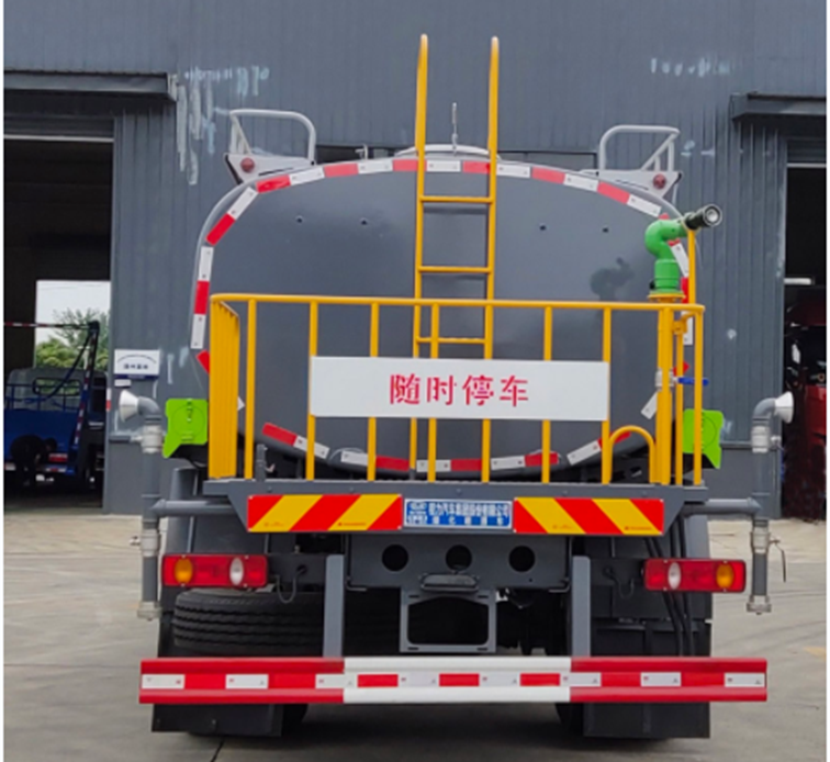 天锦系列13.61方洒水车