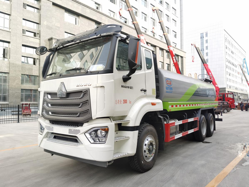 重汽后双桥NX系列17.86方绿化喷洒车