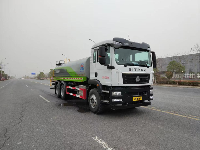 重汽汕德卡后双桥17.8方绿化喷洒车