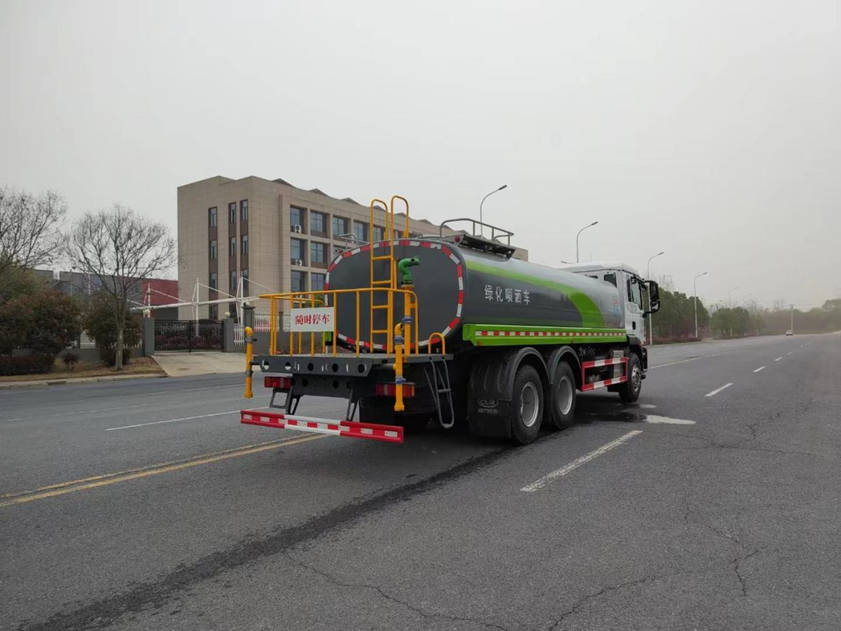 重汽汕德卡后双桥17.8方绿化喷洒车