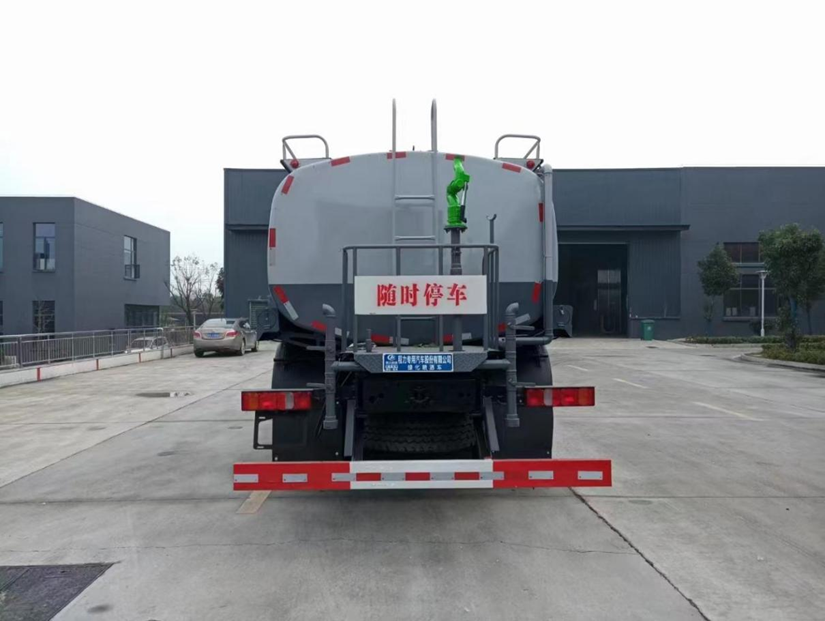重汽汕德卡后双桥系列18.79方绿化喷洒车