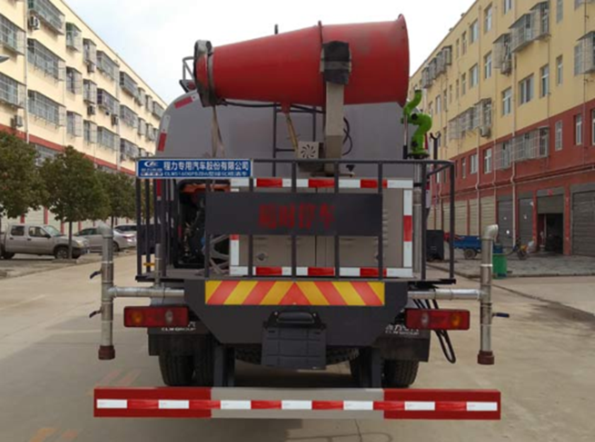 东风专底系列13.31方绿化喷洒车