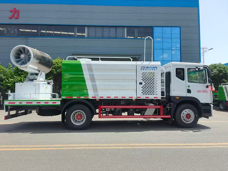 东风D9抑尘车4500轴距
