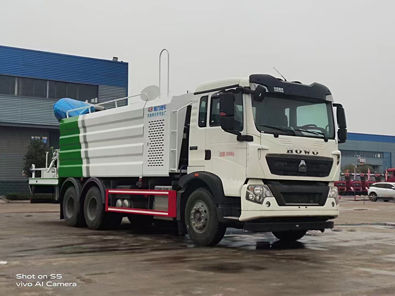 重汽豪沃后双桥抑尘车