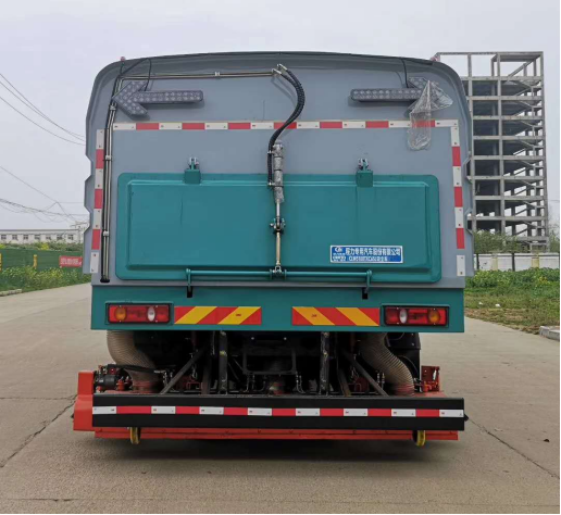 新天锦CLW5180TXC6SL型吸尘车
