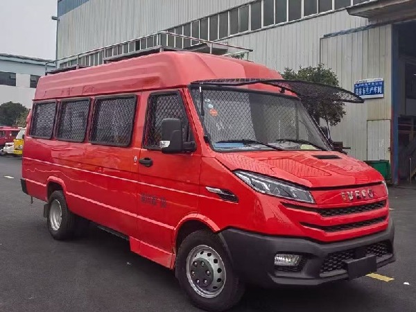 国六依维柯10~17座运兵车